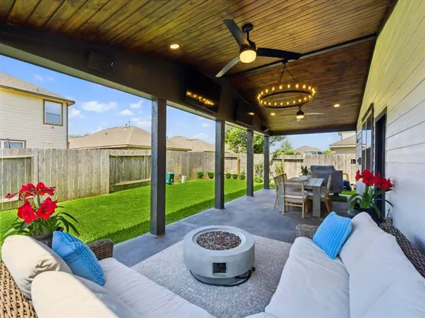 6868 Juniper Arbor Lane, Dickinson, TX 77539