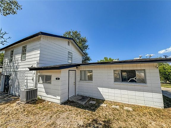 3rd image of 196 E Lake View Trl
