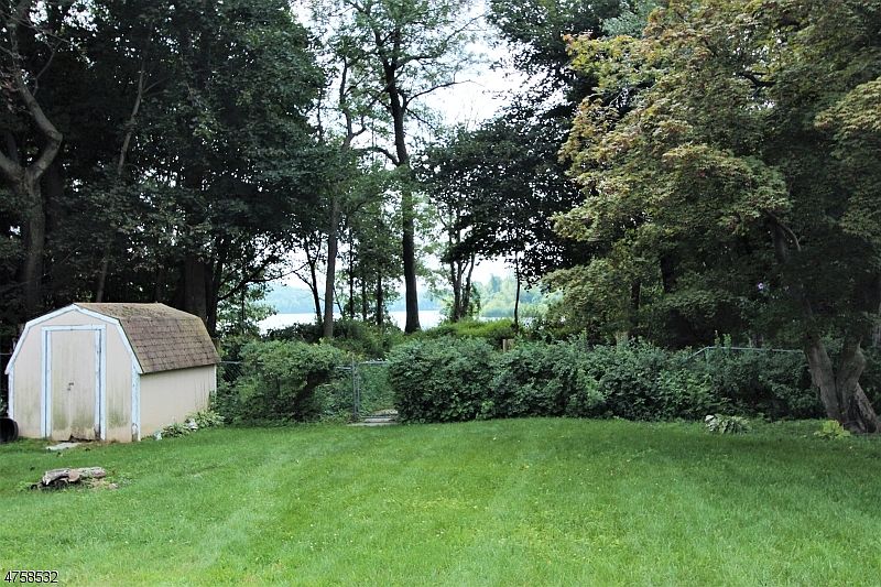 2nd image of 28 Gregory Dr