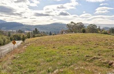 2nd image of 870 Los Alamos Rd