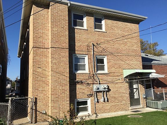 2nd image of 5241 S Kilbourn Ave