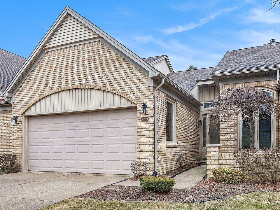 1st image of 54974 E Cambridge Dr #6