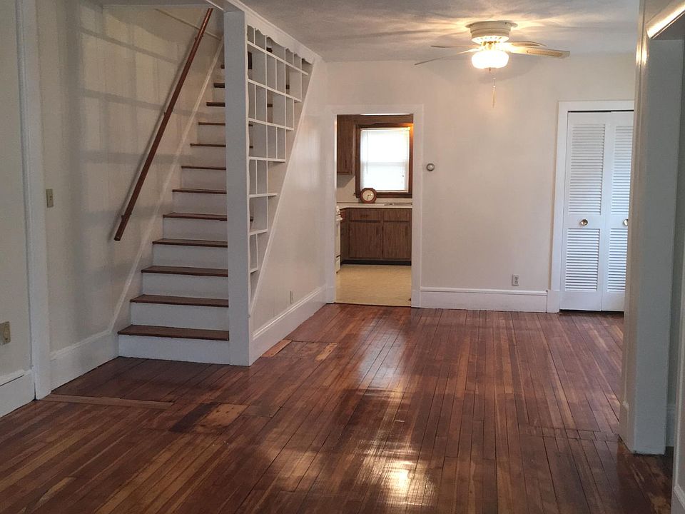 living room/dining room