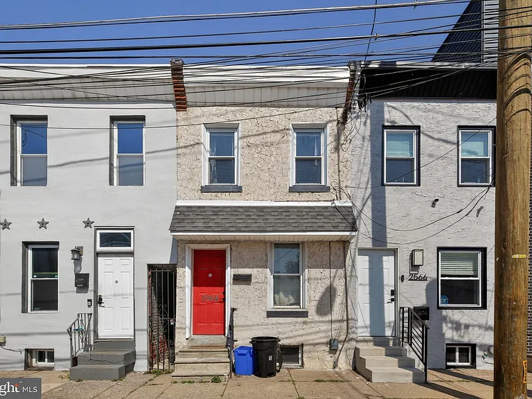 2564 Collins St — Photo 24