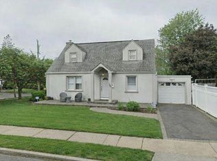 740 Arthur St, West Hempstead, NY 11552