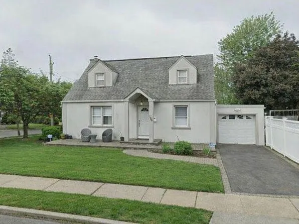 740 Arthur St, West Hempstead, NY 11552