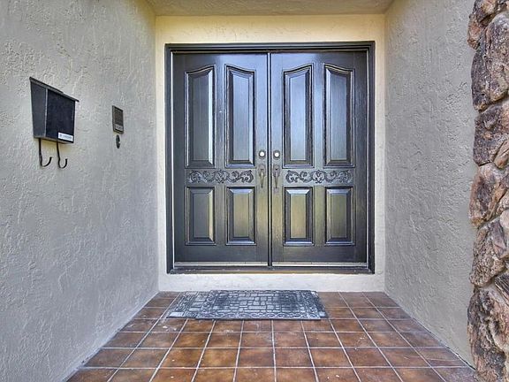 2nd image of 499 Rosewood Ave