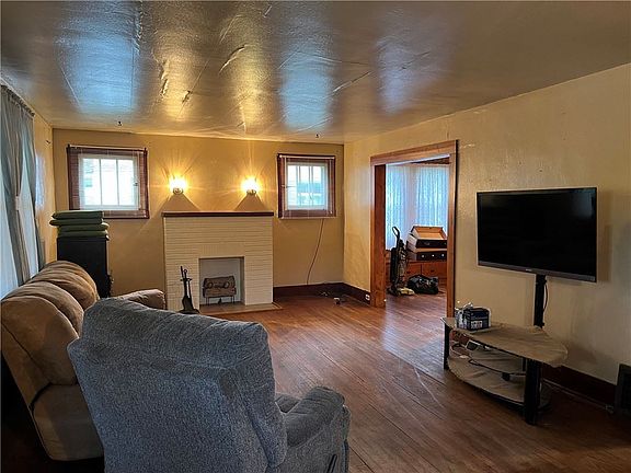 5th image of 431 Twin Maples Rd