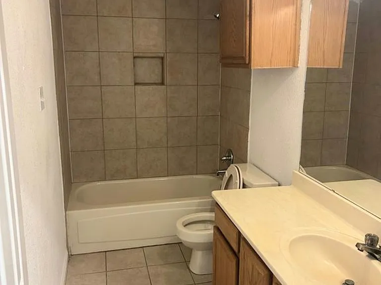 801 Summit Dr — Photo 11
