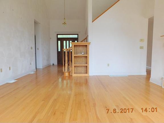 3rd image of 959 Gillen Dr