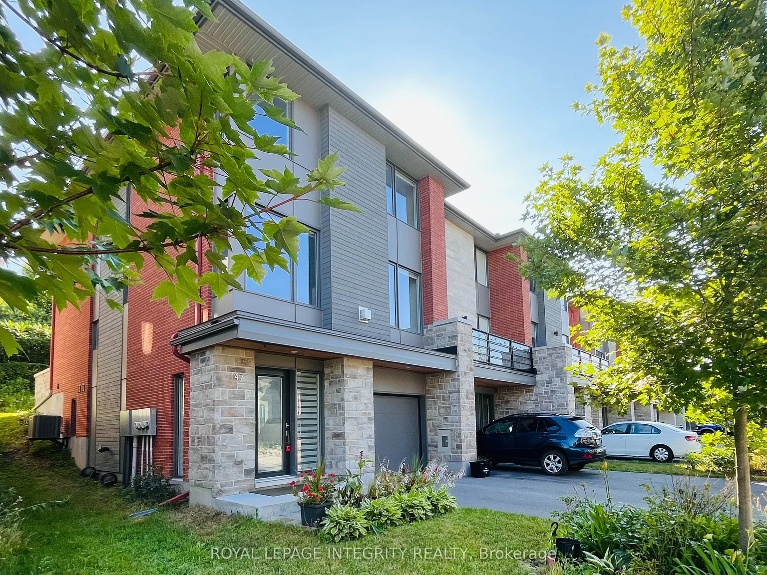 4 bed, $3,200 — Photo 2