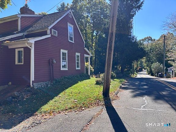 3rd image of 137 East Hunting Ridge Road