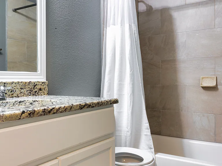 9805 Cliffside Dr — Photo 35