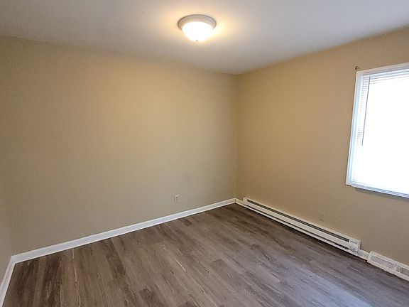 4th image of 400 Berryman St APT E