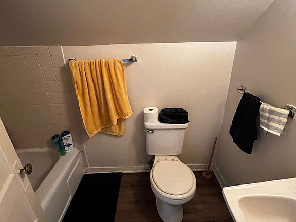 5th image of 111 Glen Ave APT 3