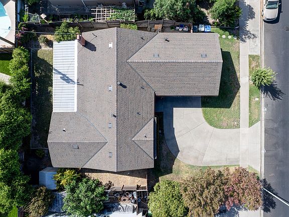 3rd image of 3324 Colonial Dr
