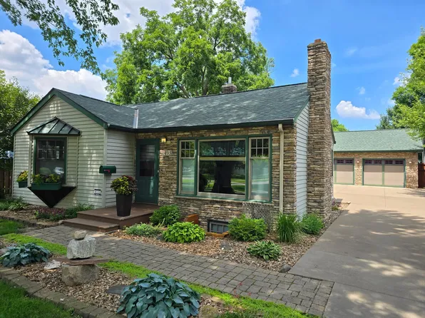 493 Wheelock Pkwy W, Saint Paul, MN 55117