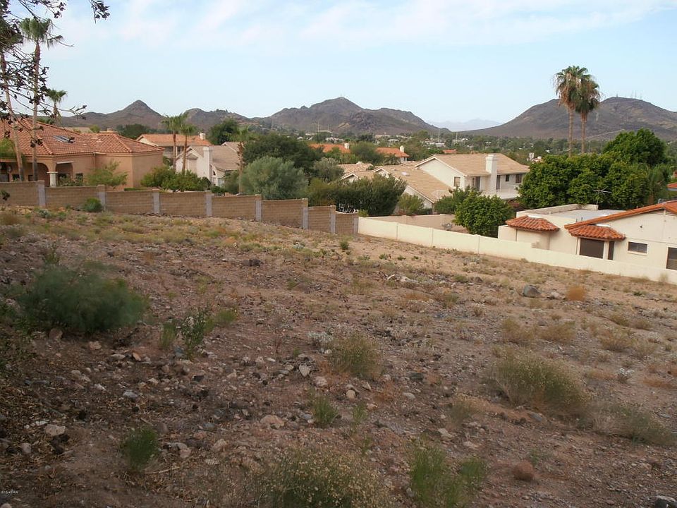 1st image of 1111 E Country Gables Dr