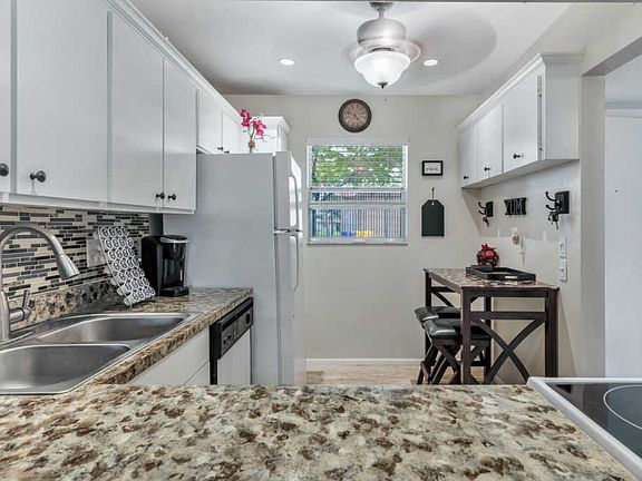 4th image of 165 Lake Evelyn Dr