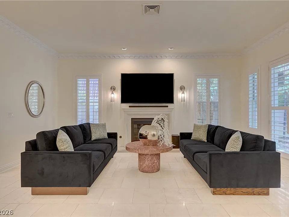 820 Vegas Valley Dr