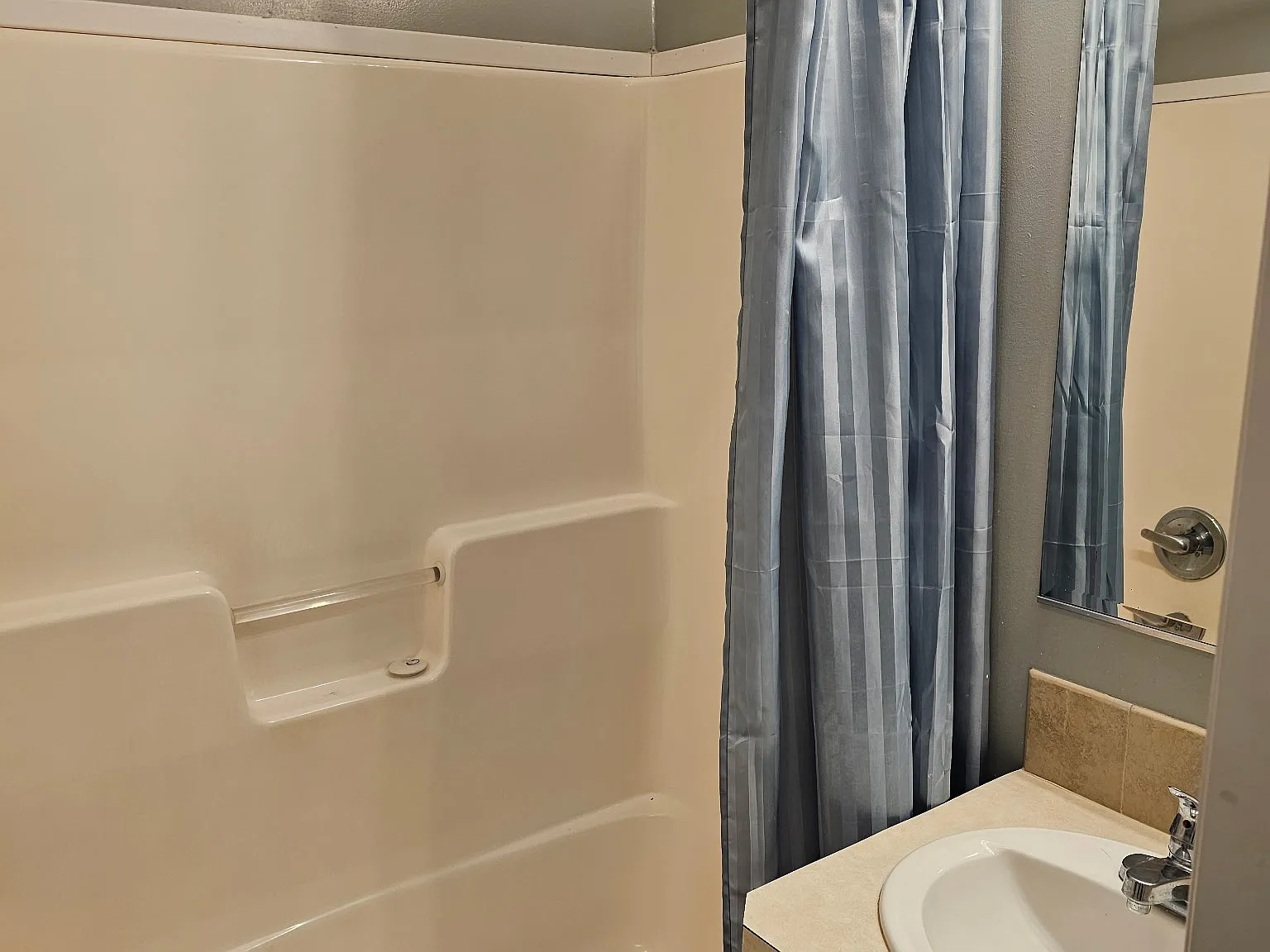 1 bed, $1,250 — Photo 3