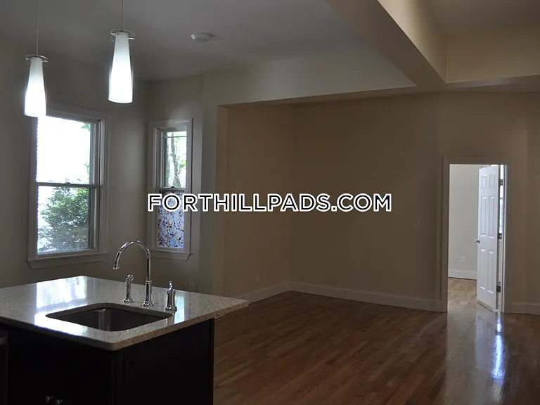 34 Juniper St #1 — Photo 7