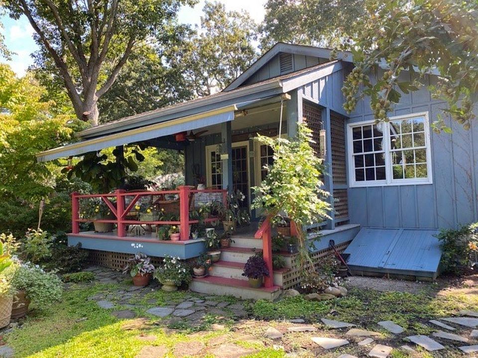 1st image of 36 Poplar St