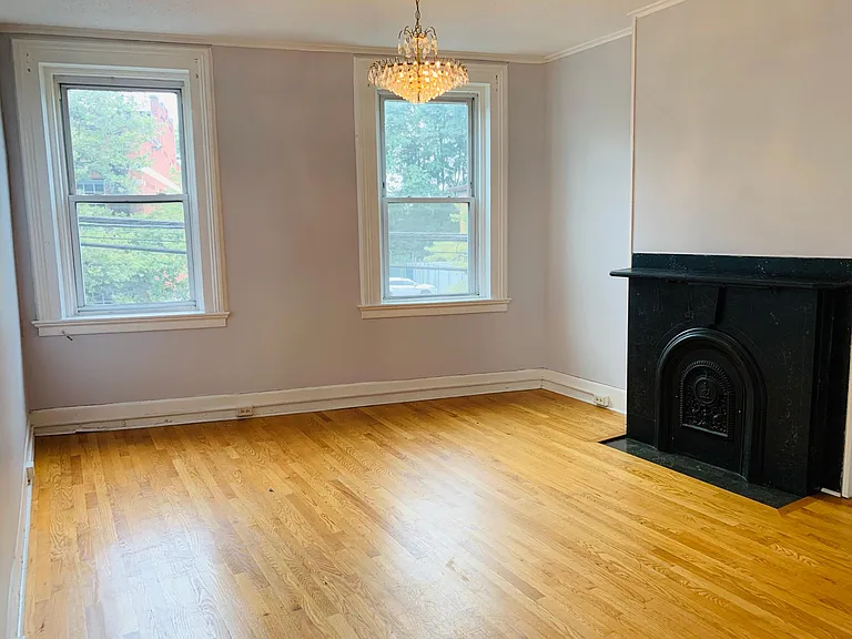 860 State St #2E — Photo 2