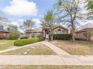 1011 Glencrest Dr, Cedar Hill, TX 75104