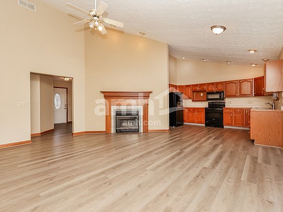 5th image of 2630 Alexander Ct