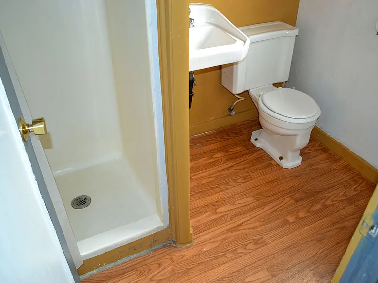 576 Main St — Photo 18