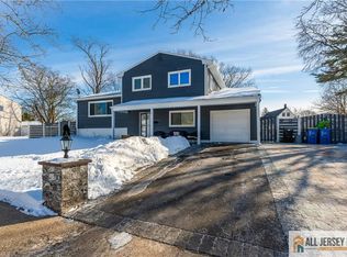 5 Appleman Rd, Somerset, NJ 08873