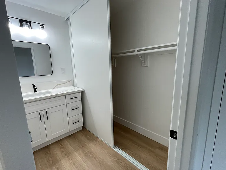1221 E Beechwood St #2B — Photo 12