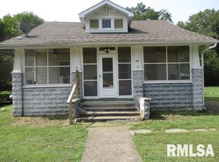 204 N Walnut St, Mc Leansboro, IL 62859