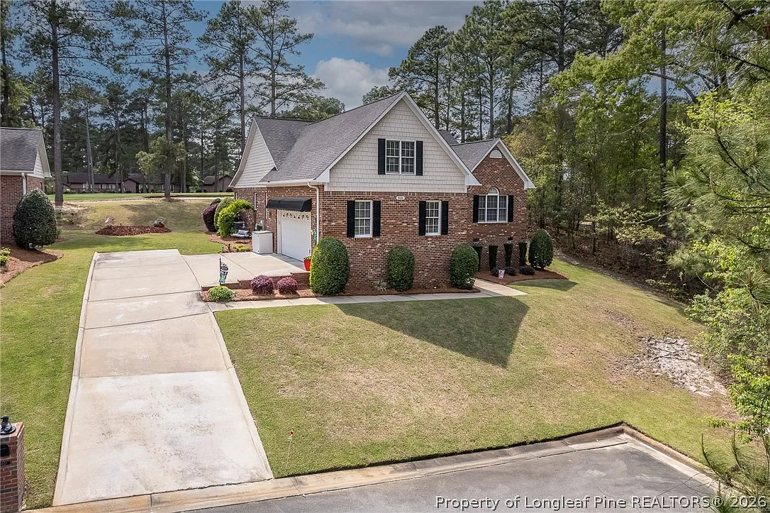 4 bed, 3.0 bath, 2601 sqft, $2,600 — Photo 2