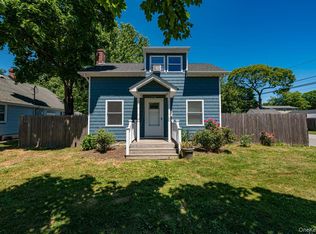 35 Oakland Avenue, Port Jefferson, NY 11776