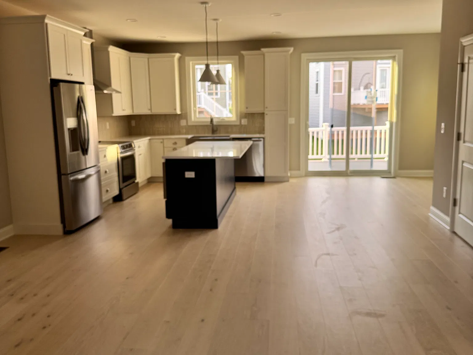 2 bed, 2.5 bath, 2090 sqft, $3,500 — Photo 4