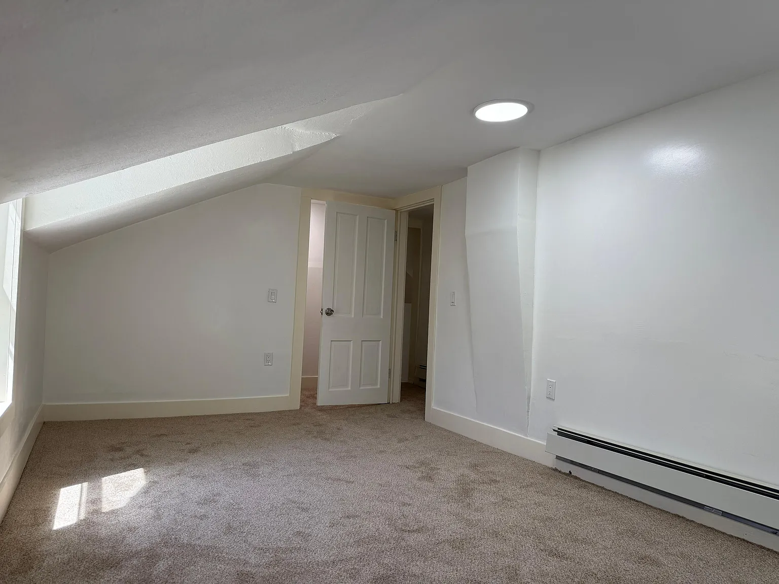 4 bed, 1330 sqft, $1,700 — Photo 3