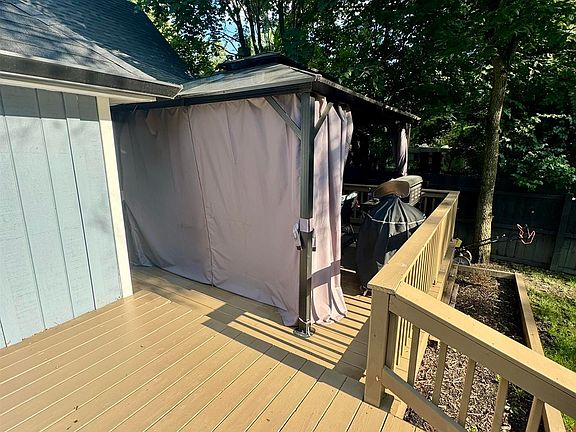 5th image of 1015 Chestnut St