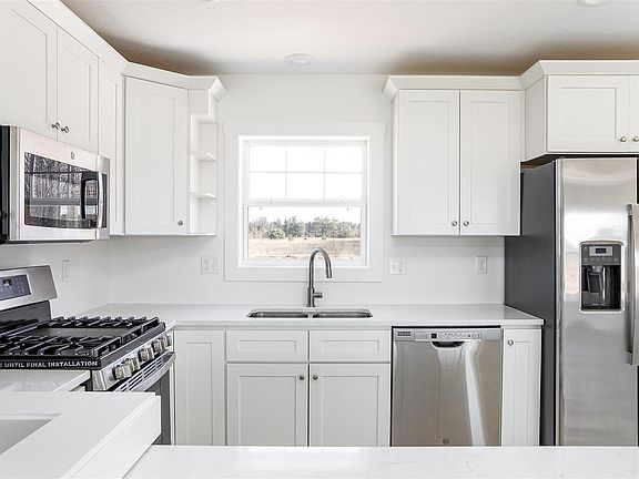 3rd image of 2202 Staghorn Ave