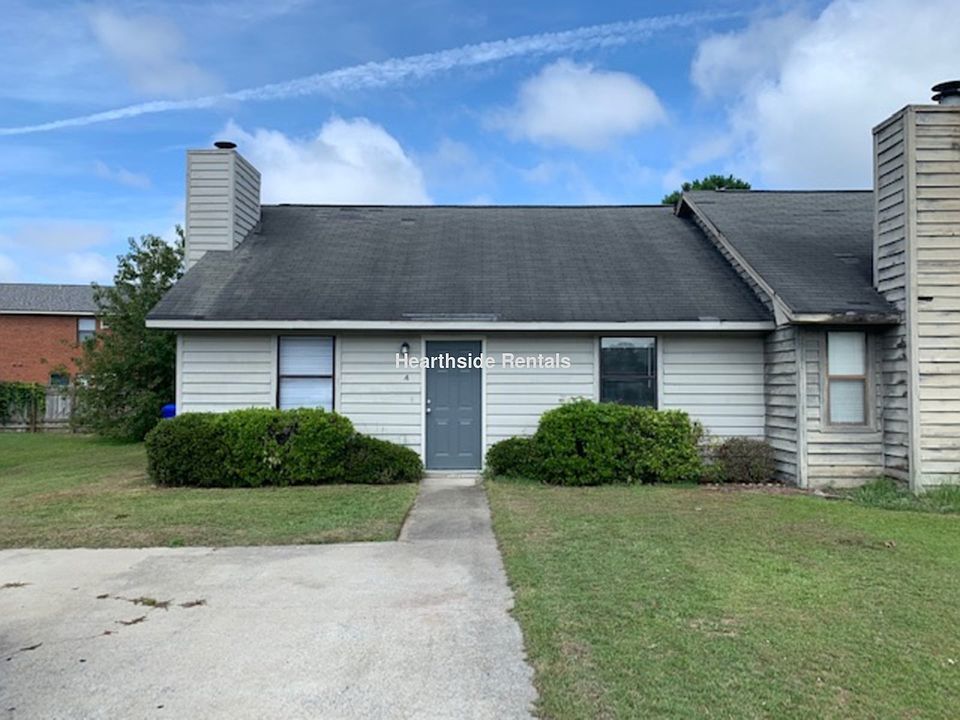 1st image of 2111-A E 3rd St