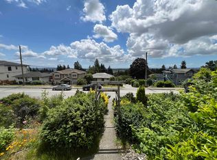 5941 Carson St, Burnaby, BC V5J 2Z8