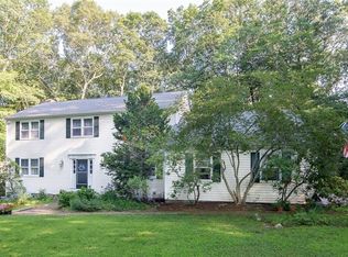 30 Falcon Cir, East Greenwich, RI 02818