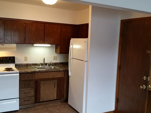 5th image of 321 Cedar Crest Dr #8