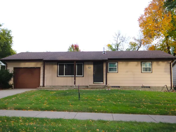 320 N Meyer Ln, Sioux Falls, SD 57103