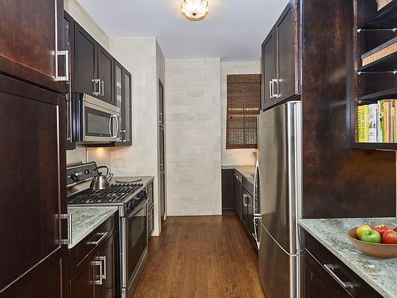 4th image of 50 W 67th St #1B