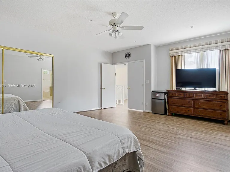 3722 NE 208th Ter — Photo 18