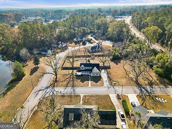 5th image of 103 Victorian Way