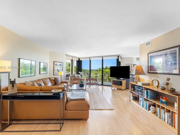 2000 Towerside Ter APT 710, Miami, FL 33138