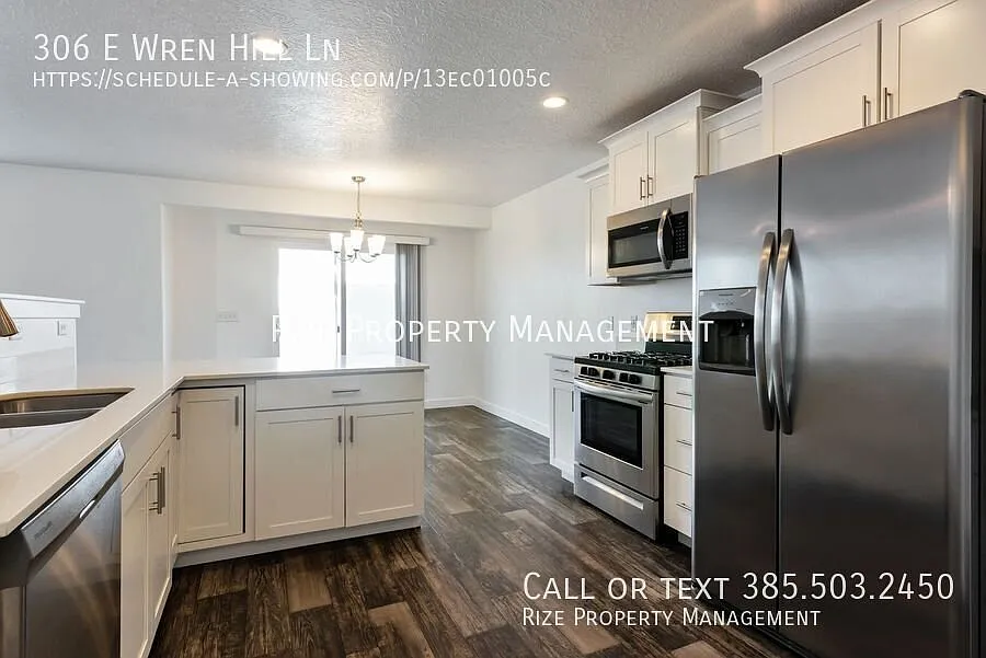 306 E Wren Hill Ln